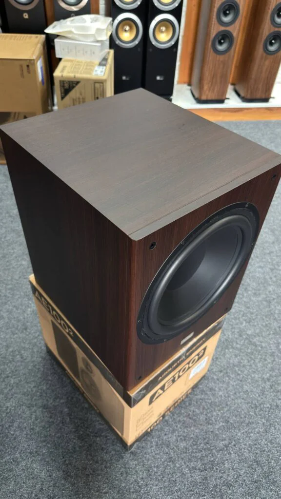 Сабвуфер Magnat Tempus SUB 300 A Mocca (витринный вариант)