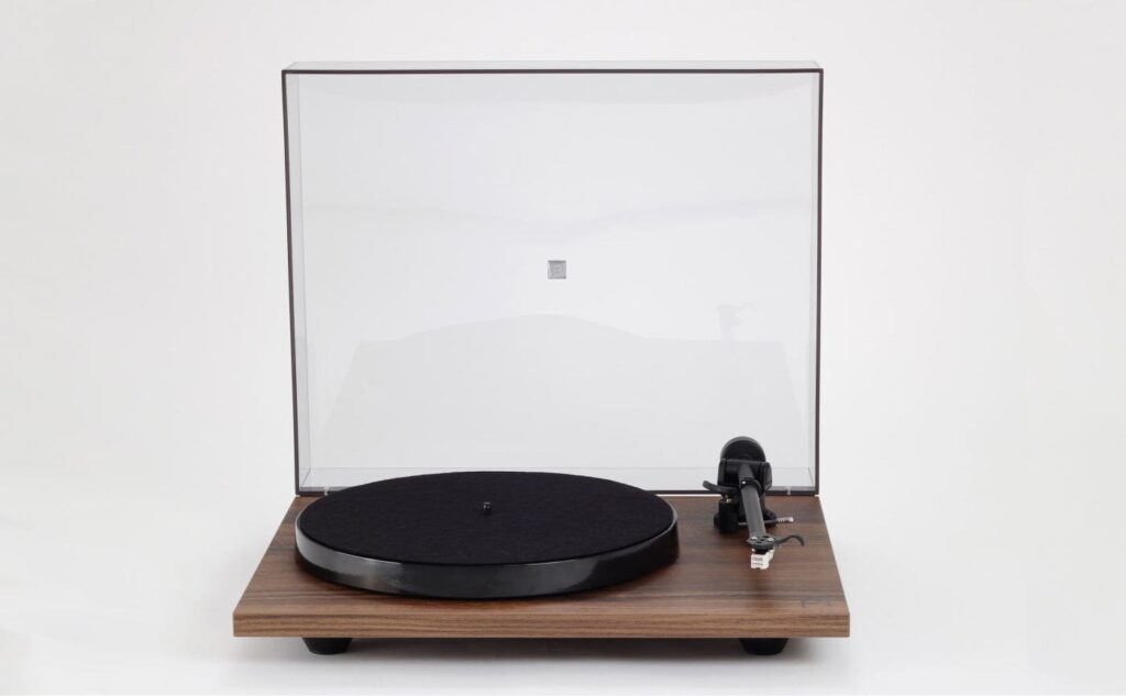 Проигрыватель виниловых пластинок Rega Planar 1 Walnut