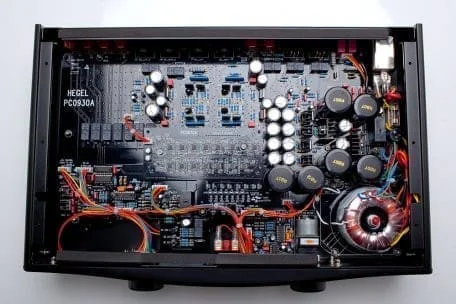 Предусилитель Hegel P30