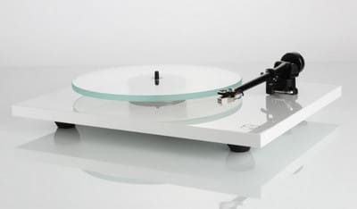 Проигрыватель виниловых пластинок Rega Planar 2 White