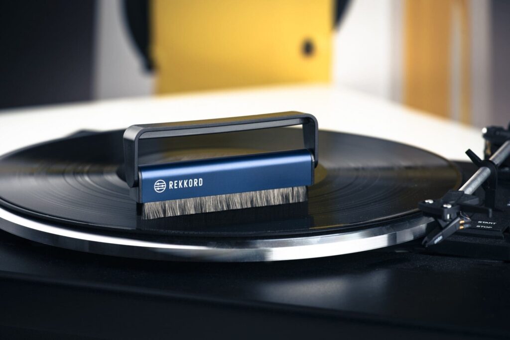 Щетка антистатическая REKKORD Audio Brush