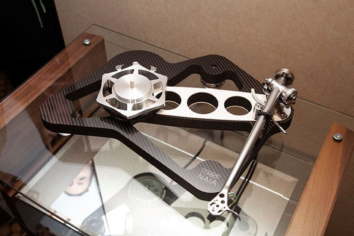 Виниловый проигрыватель Rega Naia Reference Carbon (Aphelion 2)