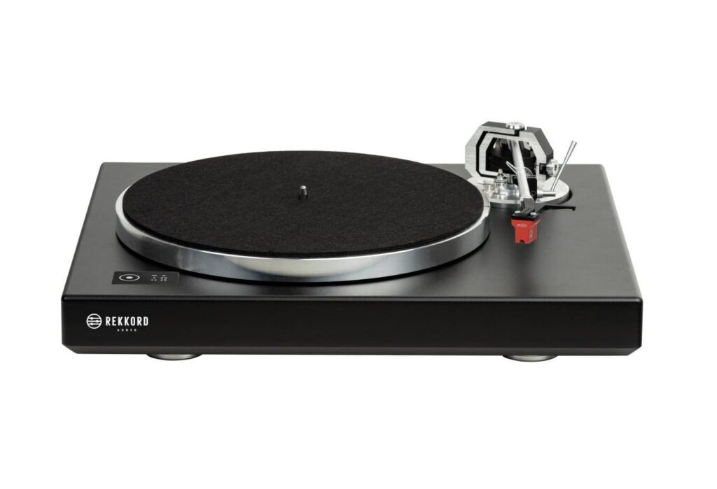 Проигрыватель винила REKKORD Audio M600 (MC Quintet Red)