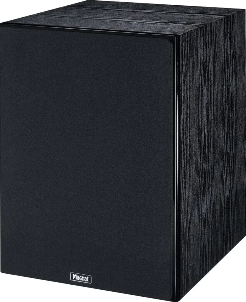 Сабвуфер активный Magnat Signature SUB 530A (Front: Piano black / Cabinet: Ash decor black)