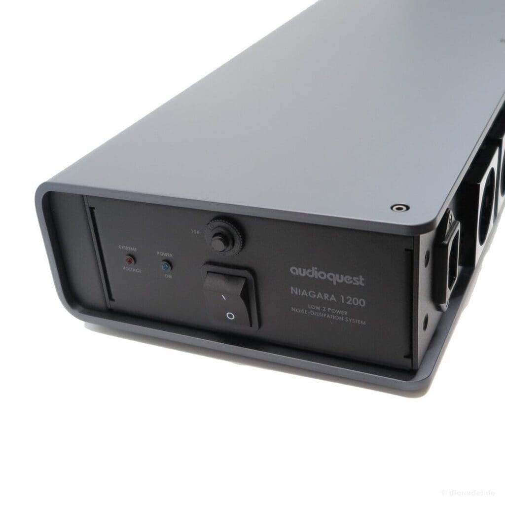 Сетевой фильтр AudioQuest Niagara 1200
