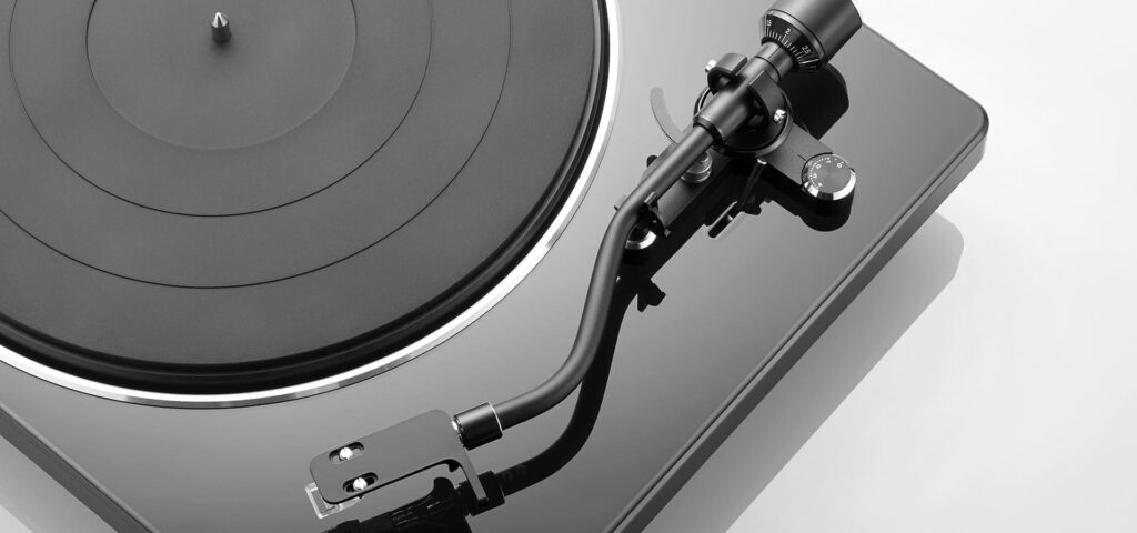 Виниловый проигрыватель Denon DP-450USB
