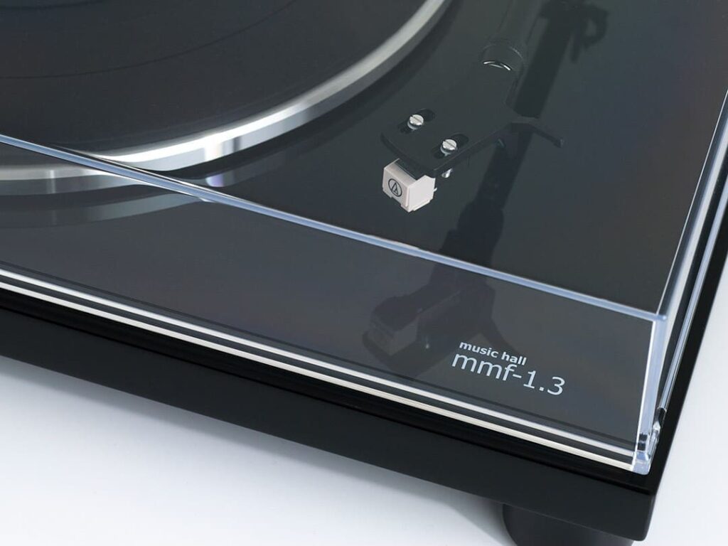 Виниловый проигрыватель Music hall MMF-1.3