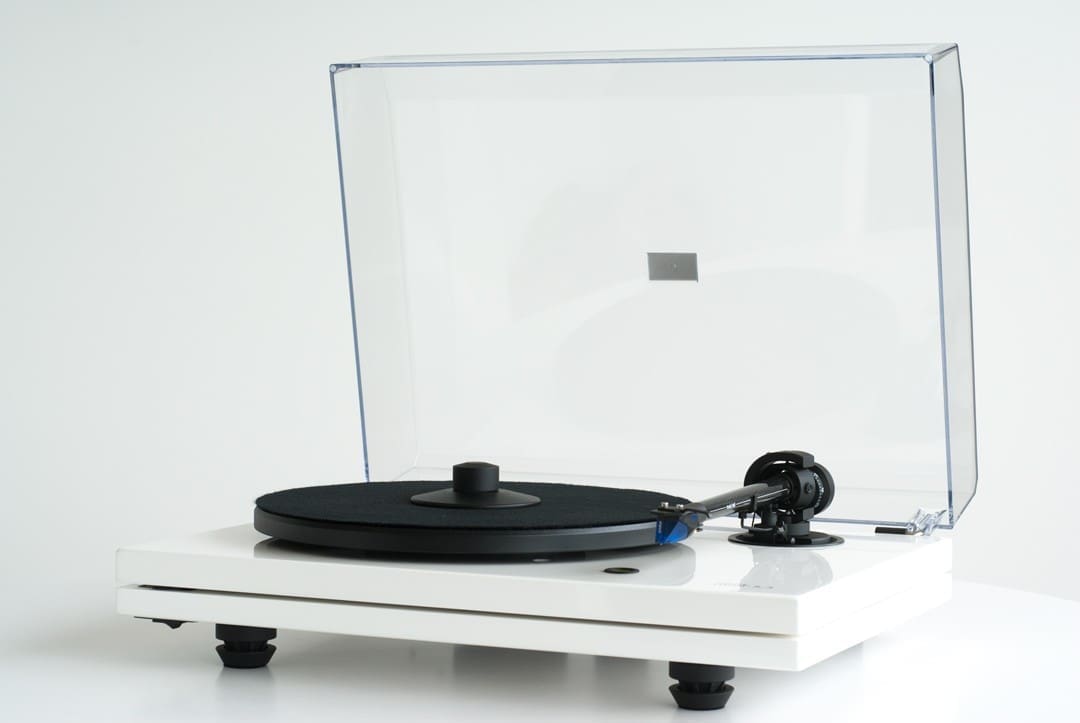 Виниловый проигрыватель Music Hall MMF-5.3wh