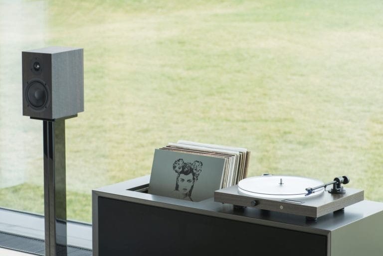 Виниловый проигрыватель Pro-Ject Juke Box S2 Stereo Set Walnut