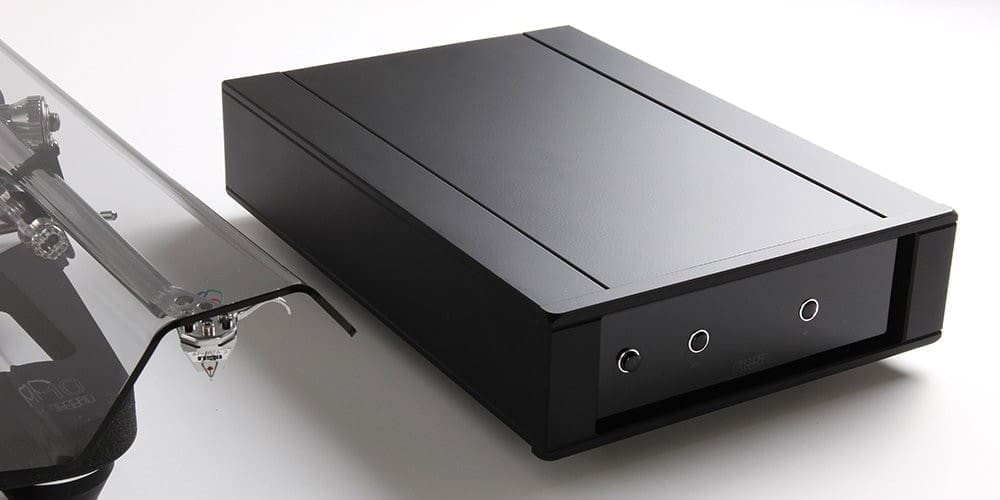 Виниловый проигрыватель Rega Planar 10 (B-3000 + Apheta 3 MC)