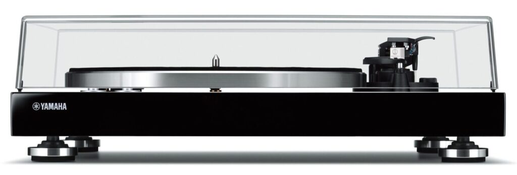 Виниловый проигрыватель YAMAHA TT-S303