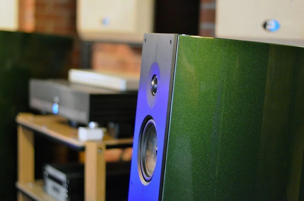 Напольная акустика Acoustic Energy Corinium British Racing Green