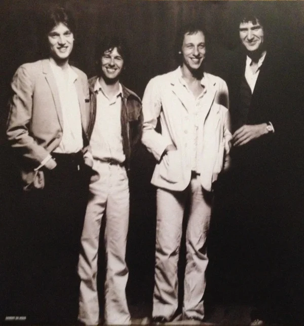 Dire Straits — Communique